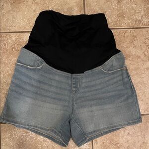 Isabel Maternity by Ingrid & Isabel Light Blue Denim Shorts Midi 4 inch length